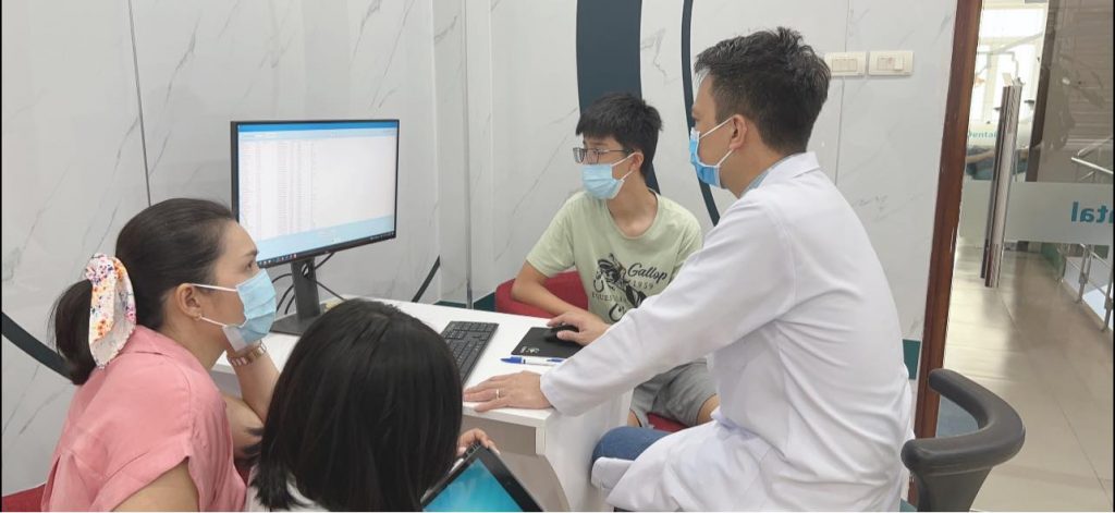 Bác sĩ tư vấn một số phương pháp niềng răng phù hợp cho trẻ