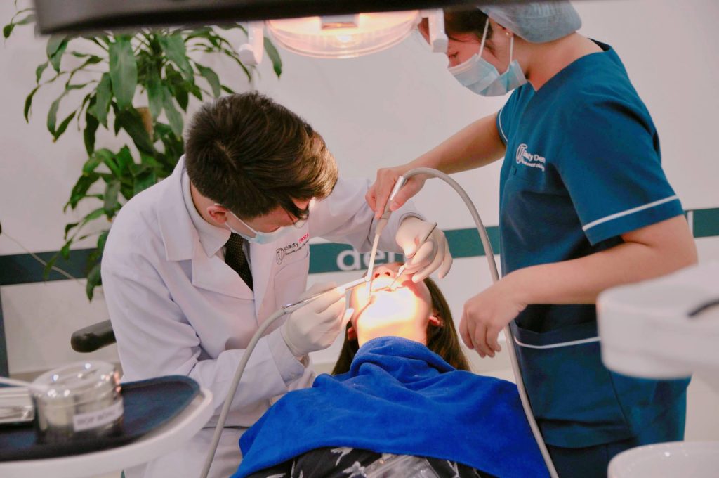Nhiều vấn đề về thẩm mỹ răng có thể khắc phục bằng niềng răng mắc cài 