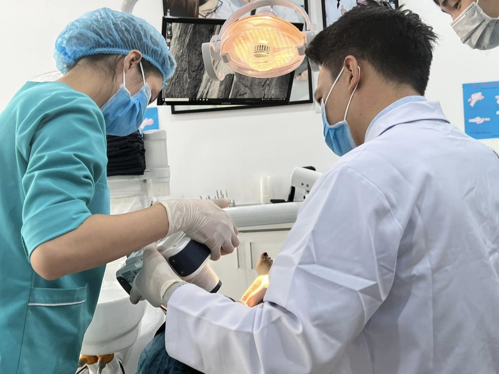Các cơ sở nha khoa chia niềng răng thành nhiều giai đoạn 